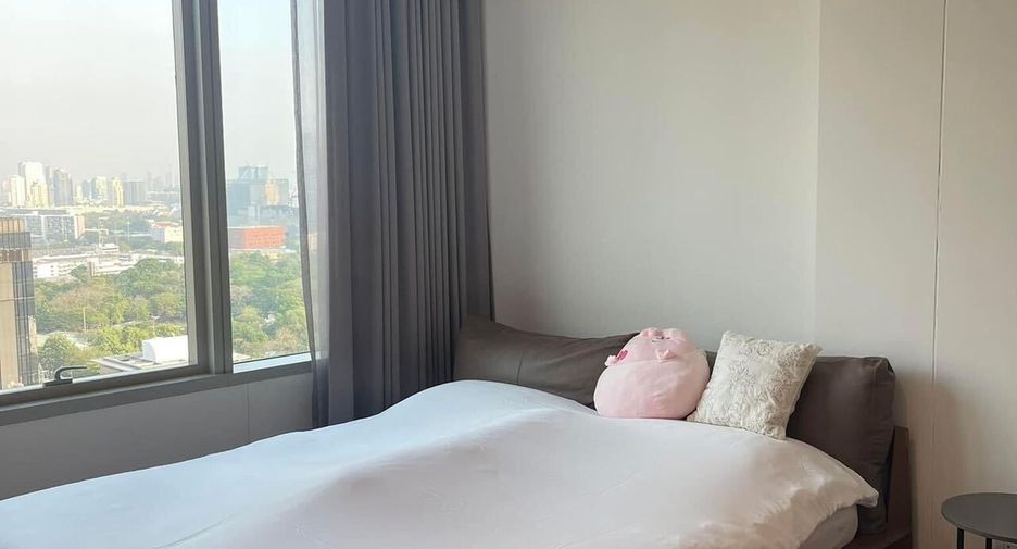 For rent 2 bedrooms condo in Pathum Wan, Bangkok