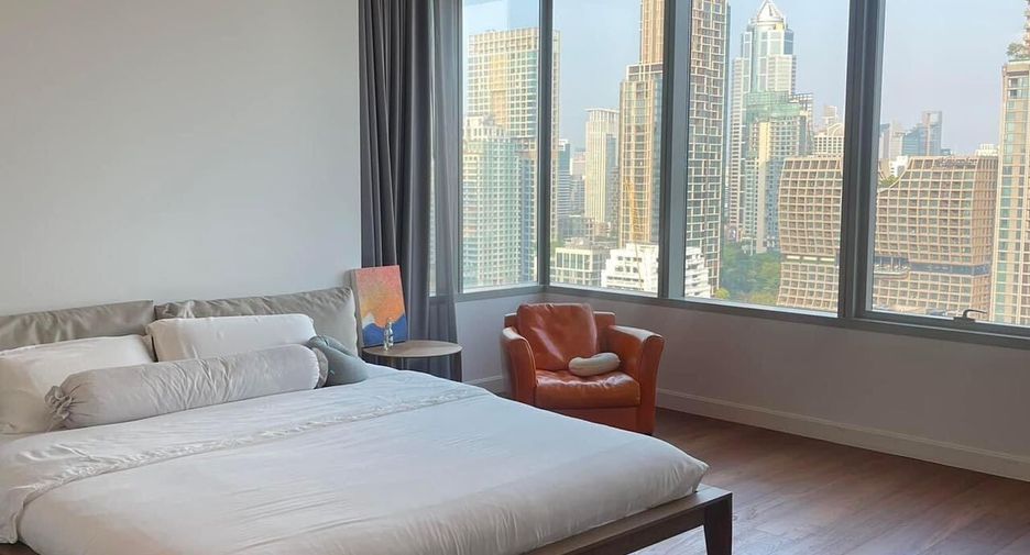 For rent 2 bedrooms condo in Pathum Wan, Bangkok