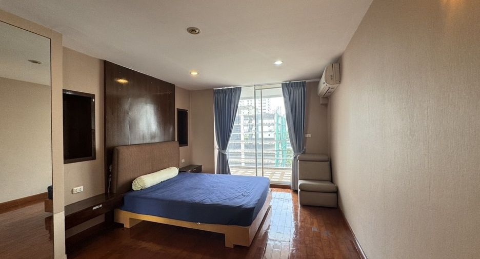 Condo en alquiler de 3 habitaciones en Watthana, Bangkok