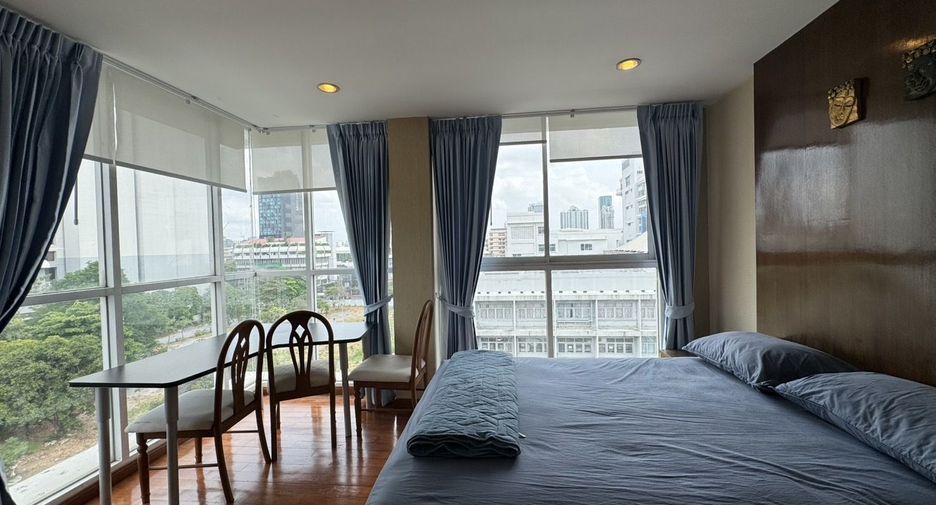 Condo en alquiler de 3 habitaciones en Watthana, Bangkok