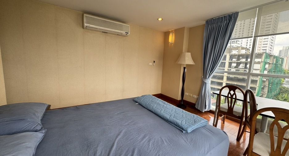 Condo en alquiler de 3 habitaciones en Watthana, Bangkok