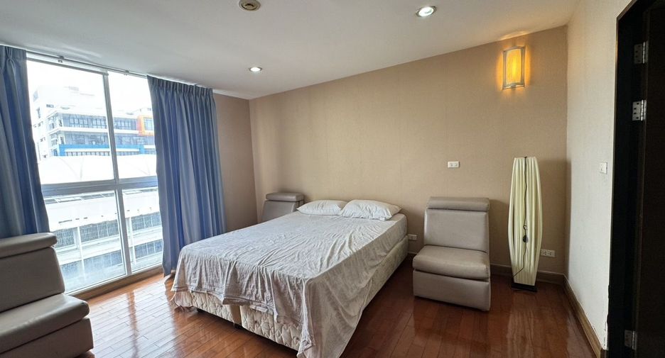 Condo en alquiler de 3 habitaciones en Watthana, Bangkok