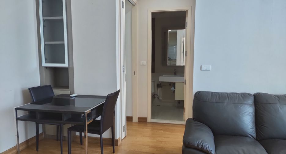For rent 2 bedrooms condo in Phra Khanong, Bangkok