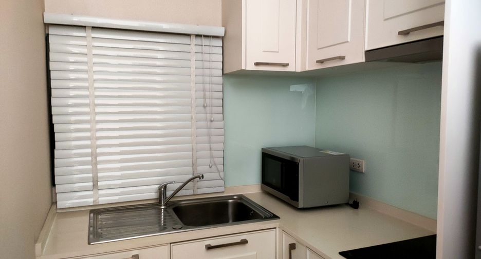 For rent 2 bedrooms condo in Phra Khanong, Bangkok