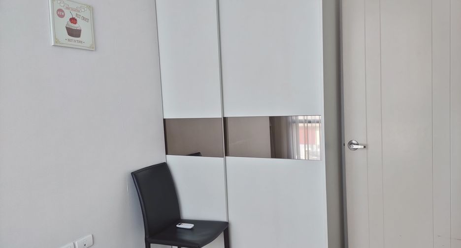 For rent 2 bedrooms condo in Phra Khanong, Bangkok