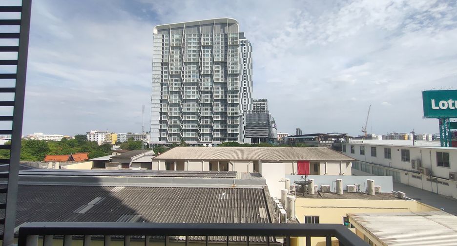 For rent 2 bedrooms condo in Phra Khanong, Bangkok
