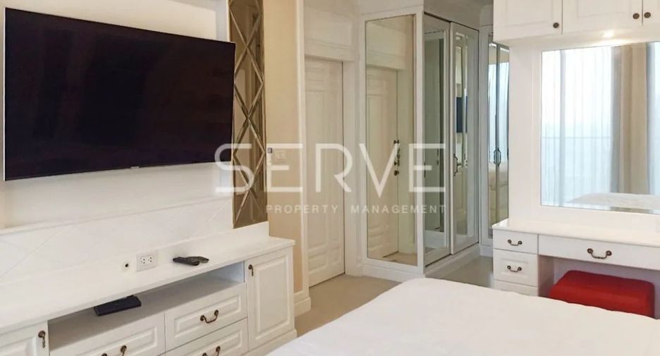 For rent 2 bedrooms condo in Pathum Wan, Bangkok