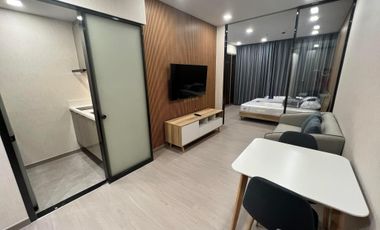 For rent 1 bed condo in Huai Khwang, Bangkok