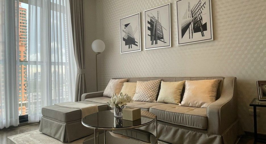 For rent 2 bedrooms apartment in Khlong Toei, Bangkok
