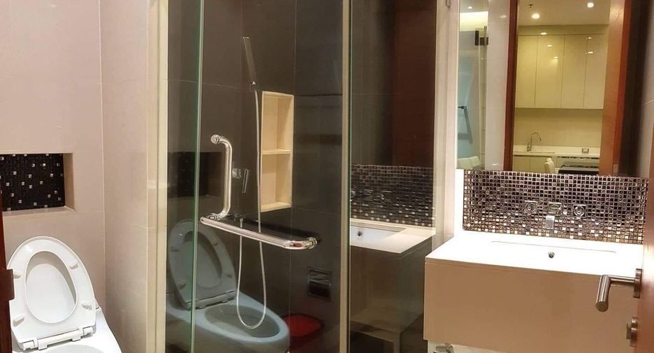 For rent 2 bedrooms condo in Khlong Toei, Bangkok