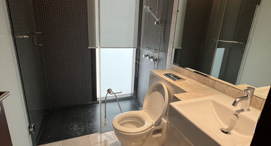 Wohnung zur Miete mit 2 Zimmer in Pathum Wan, Bangkok