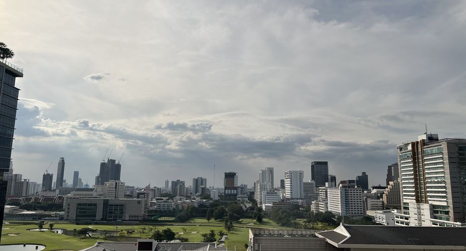 Wohnung zur Miete mit 2 Zimmer in Pathum Wan, Bangkok
