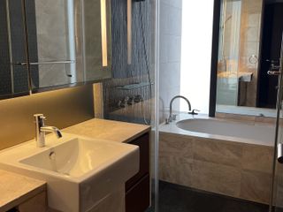 Condo en alquiler de 2 habitaciones en Pathum Wan, Bangkok