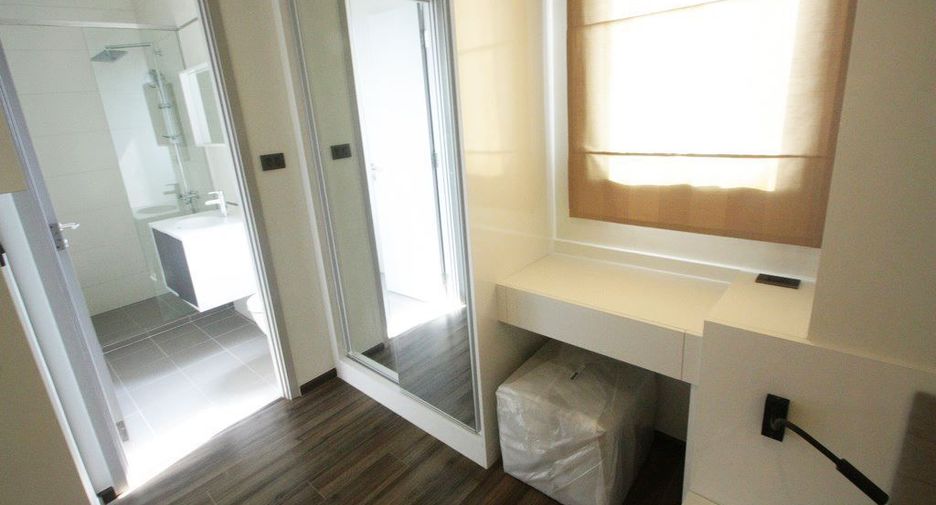 Condo en alquiler de 1 habitaciones en Khlong Toei, Bangkok