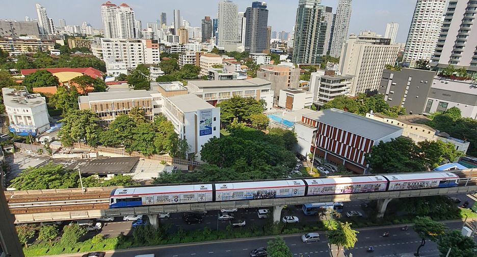 Condo en alquiler de 1 habitaciones en Khlong Toei, Bangkok