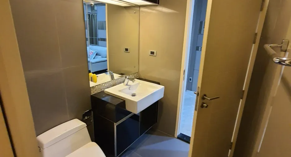 Condo en alquiler de 1 habitaciones en Khlong Toei, Bangkok