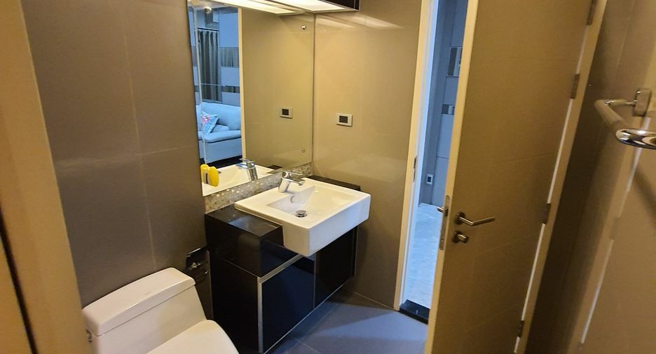For rent 1 bed condo in Khlong Toei, Bangkok