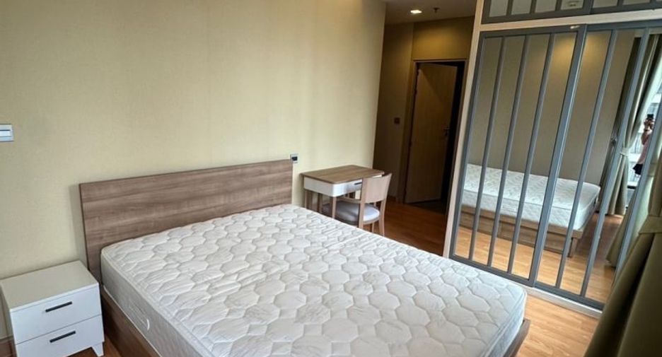 For rent 2 bedrooms condo in Watthana, Bangkok