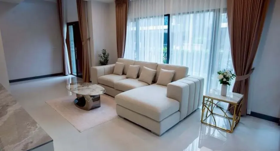 À louer 4 chambres maison à Bang Phli, Samut Prakan