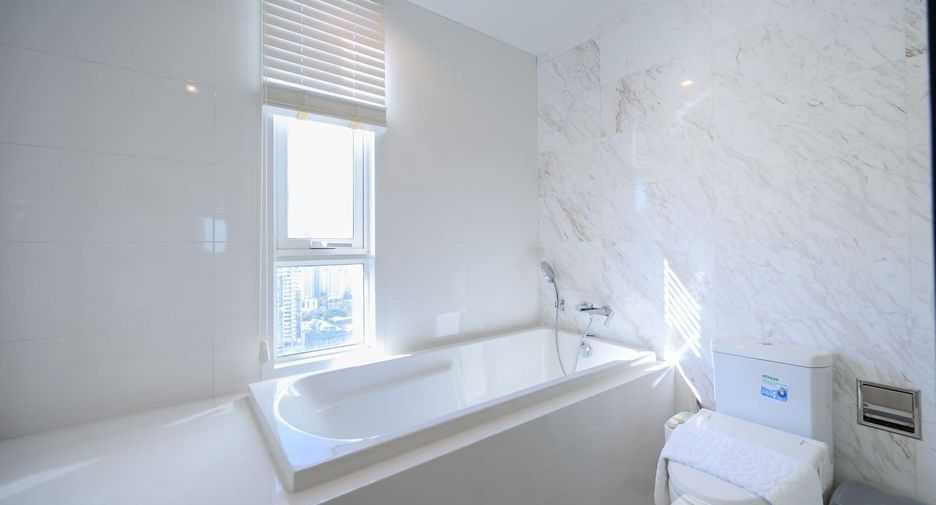 For rent 2 bedrooms condo in Watthana, Bangkok