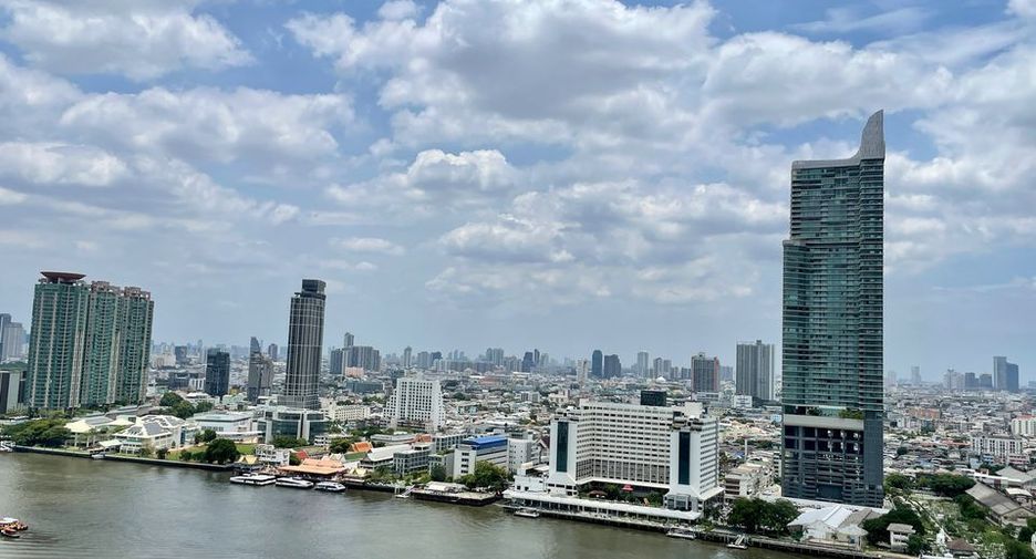 For rent 3 bedrooms condo in Bang Kho Laem, Bangkok