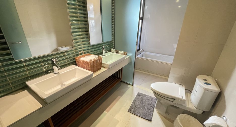 For rent 2 bedrooms condo in Khlong Toei, Bangkok