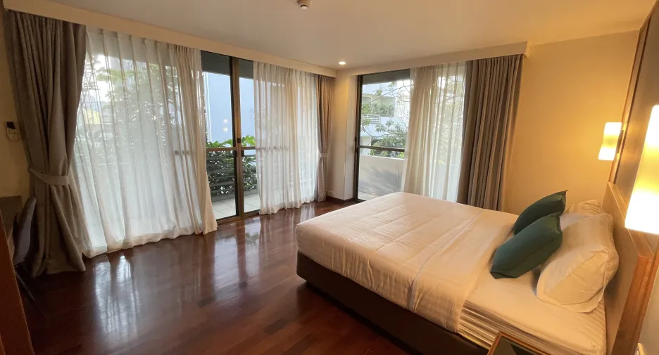 For rent 2 bedrooms condo in Khlong Toei, Bangkok