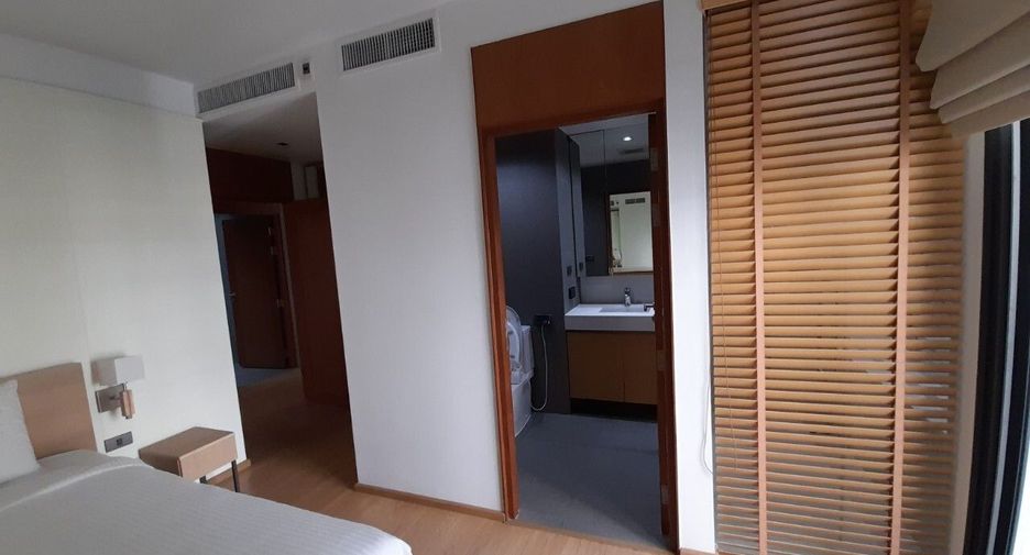 For rent 2 bedrooms apartment in Watthana, Bangkok