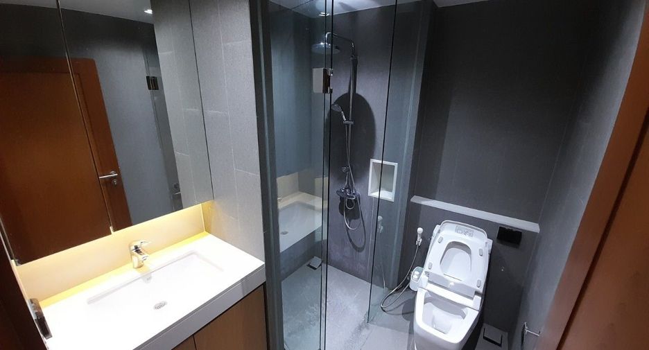 For rent 2 bedrooms apartment in Watthana, Bangkok