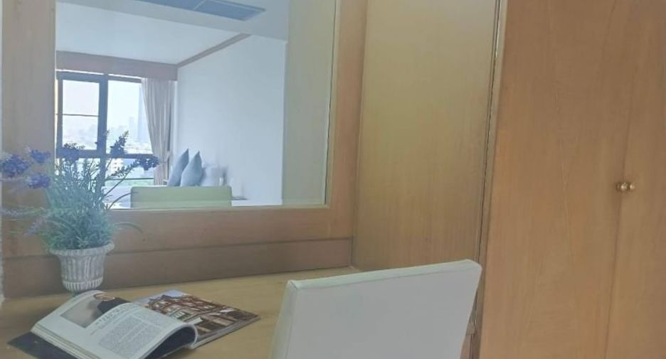 For rent 2 bedrooms condo in Watthana, Bangkok