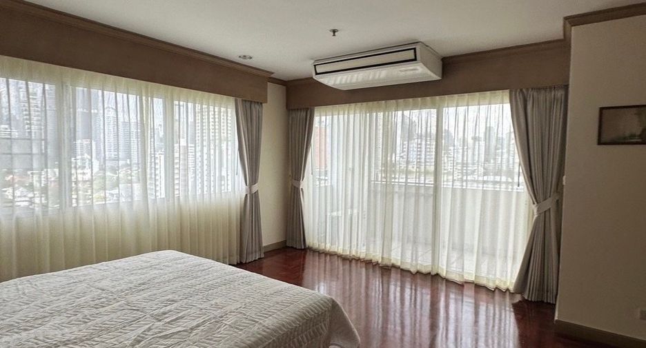 À louer 2 chambres condo à Watthana, Bangkok