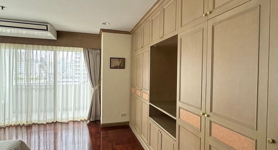 À louer 2 chambres condo à Watthana, Bangkok