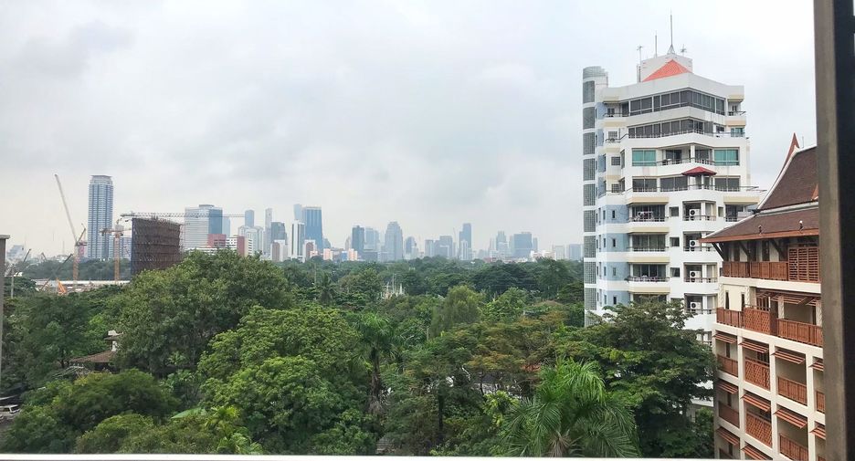 For rent 2 bedrooms apartment in Khlong Toei, Bangkok