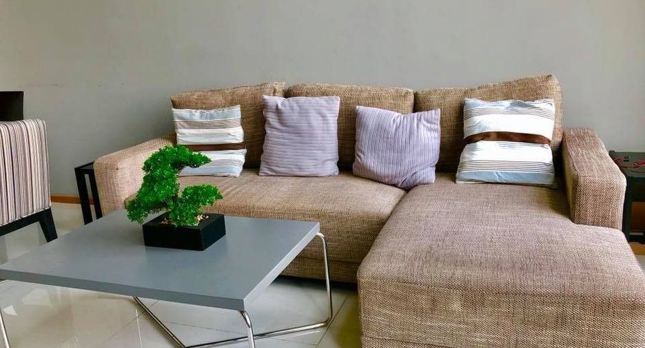 For rent 1 bed condo in Khlong Toei, Bangkok