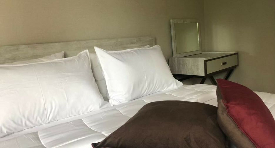 For rent 2 bedrooms condo in Pathum Wan, Bangkok