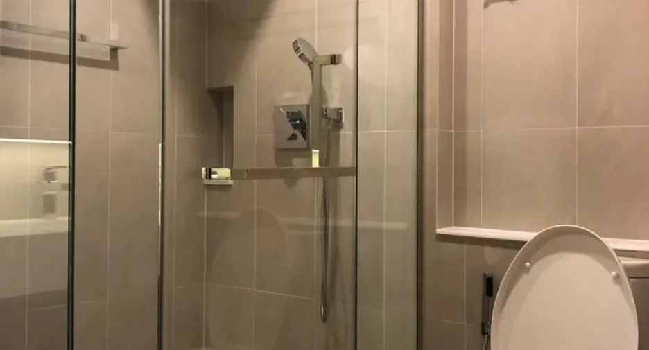 For rent 2 bedrooms condo in Pathum Wan, Bangkok