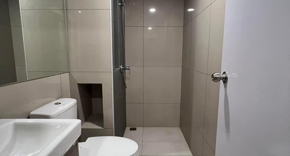 For rent 1 bed condo in Phra Khanong, Bangkok