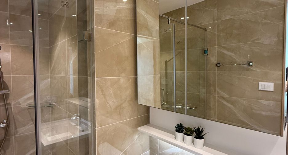 For rent 1 bed condo in Yan Nawa, Bangkok