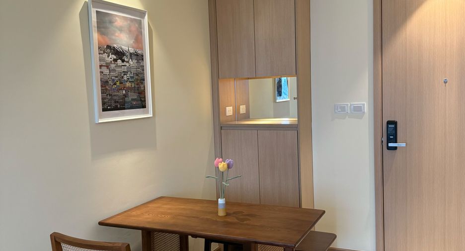 For rent 1 bed condo in Yan Nawa, Bangkok