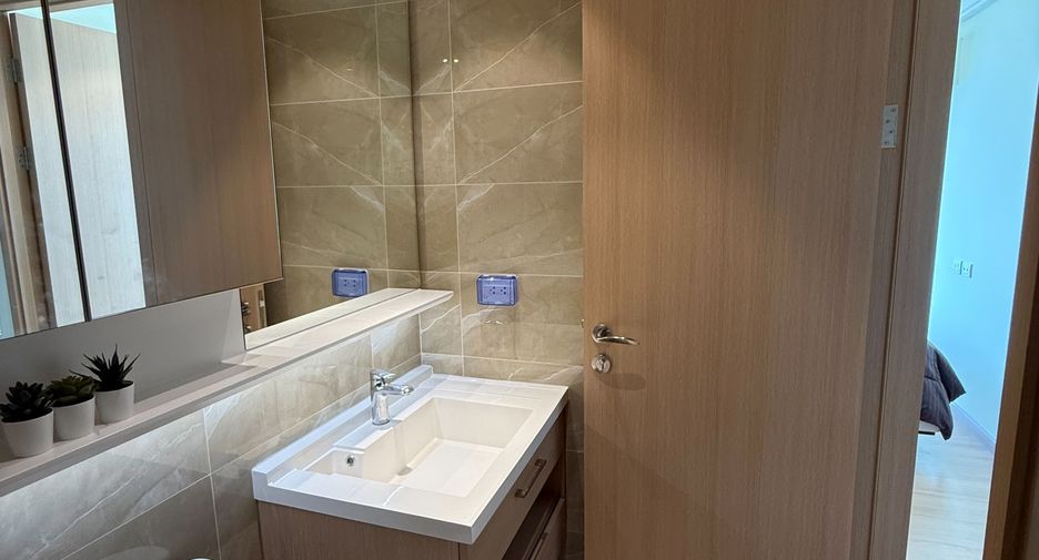 For rent 1 bed condo in Yan Nawa, Bangkok