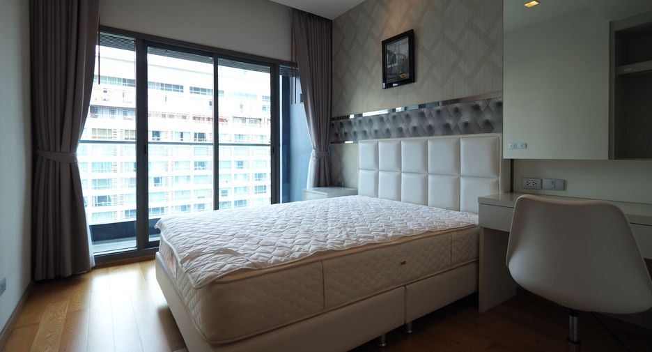 For rent 2 bedrooms condo in Khlong Toei, Bangkok