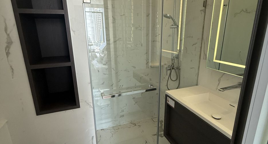 For rent 1 bed condo in Khlong Toei, Bangkok