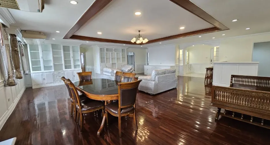 Condo en alquiler de 3 habitaciones en Watthana, Bangkok