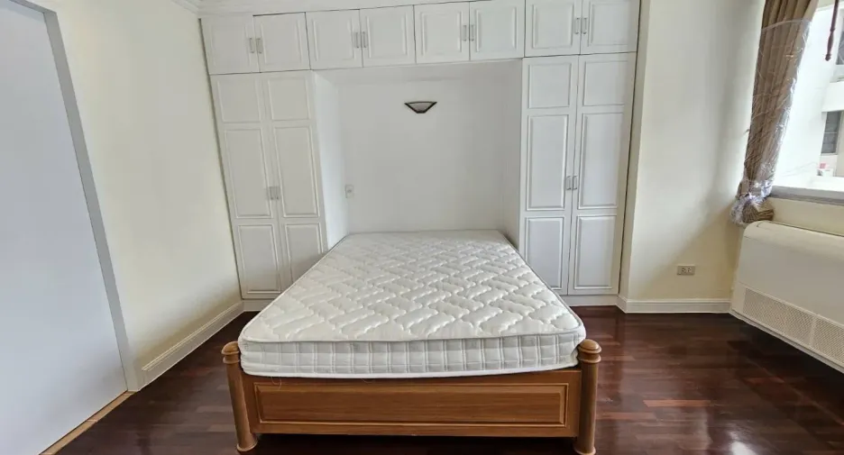 Condo en alquiler de 3 habitaciones en Watthana, Bangkok