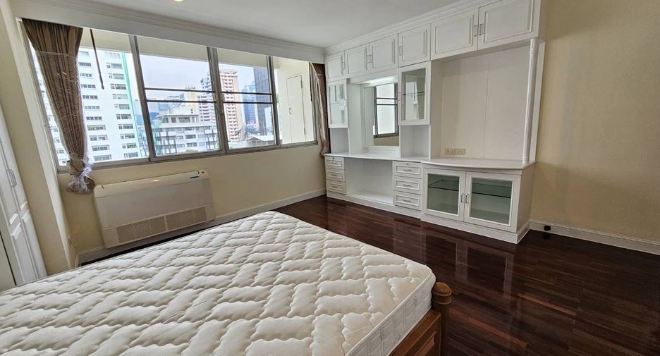 Condo en alquiler de 3 habitaciones en Watthana, Bangkok