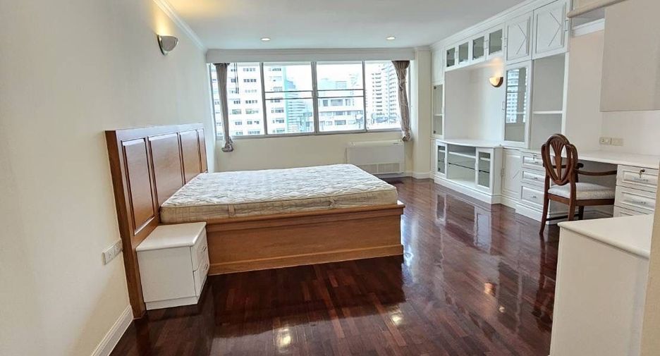 Condo en alquiler de 3 habitaciones en Watthana, Bangkok
