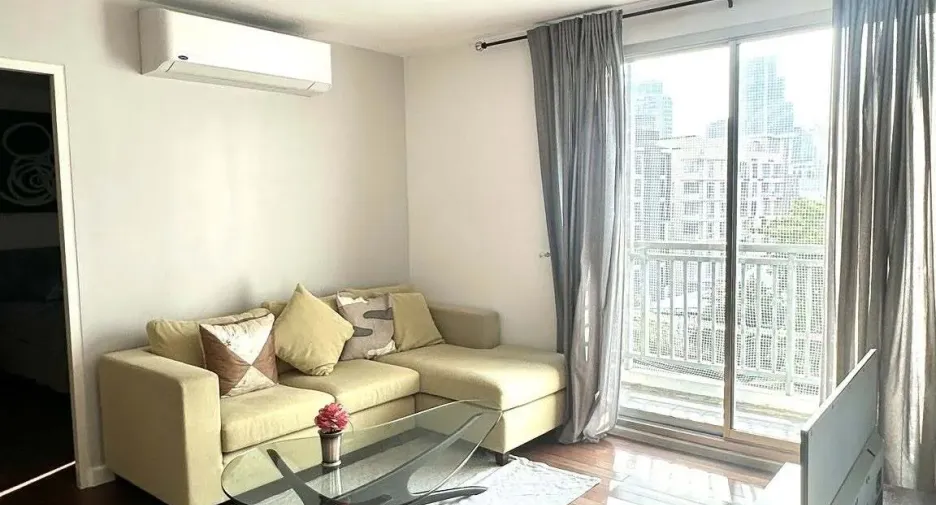 For rent 2 bedrooms condo in Watthana, Bangkok