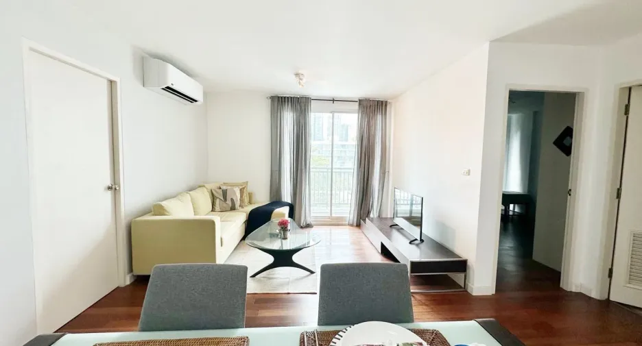 For rent 2 bedrooms condo in Watthana, Bangkok