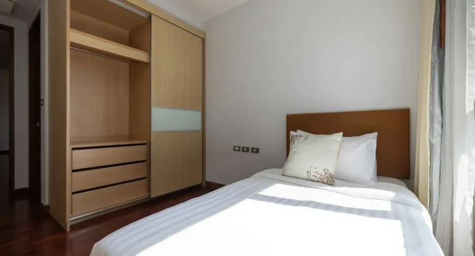 For rent 3 bedrooms apartment in Khlong Toei, Bangkok
