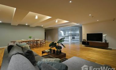 For rent 3 bedrooms apartment in Watthana, Bangkok